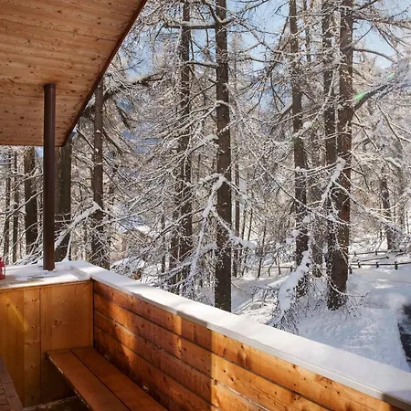 Black Pearl Apartment