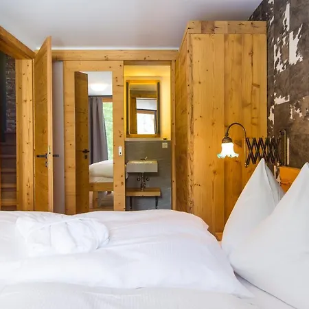 Black Pearl Apartment *