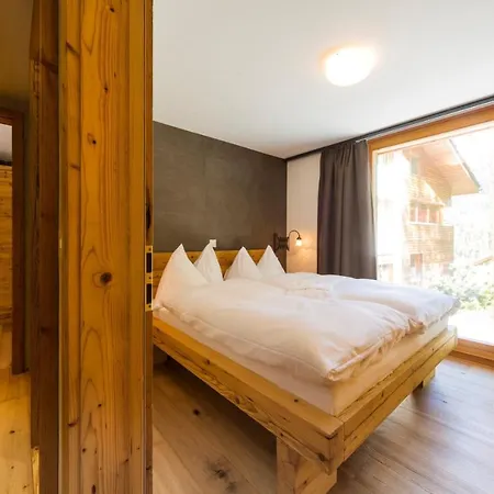 아파트 Black Pearl