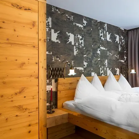 Black Pearl * Saas Fee